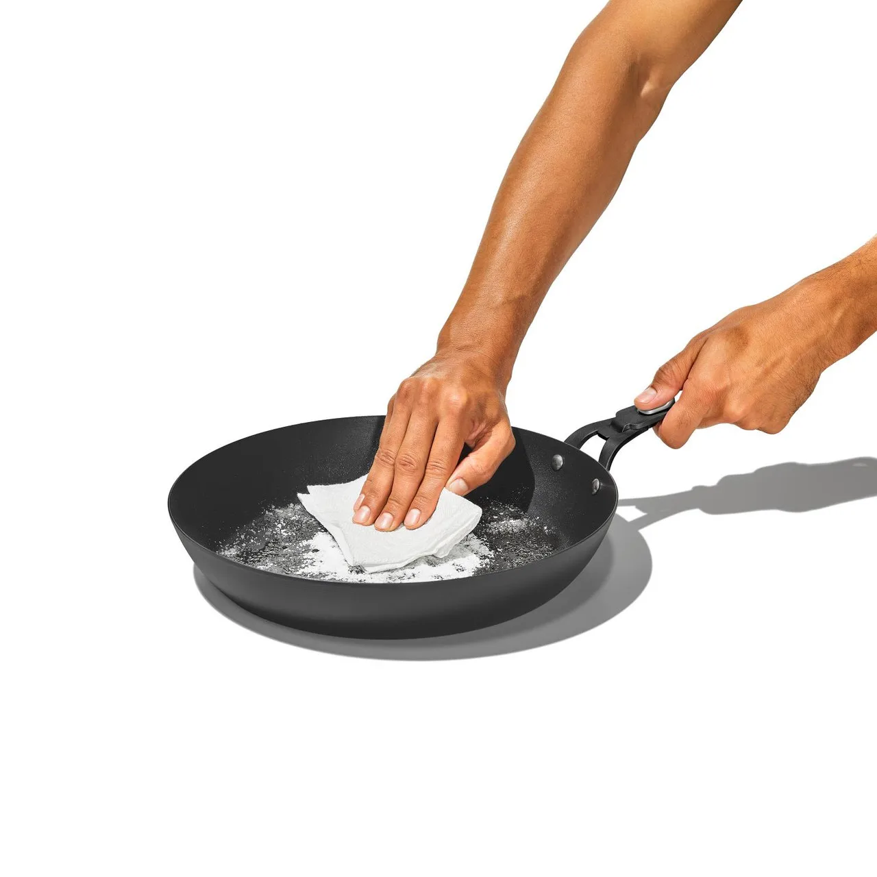 OXO Outdoor Carbon Steel Pan with Removable Handle - Image 6
