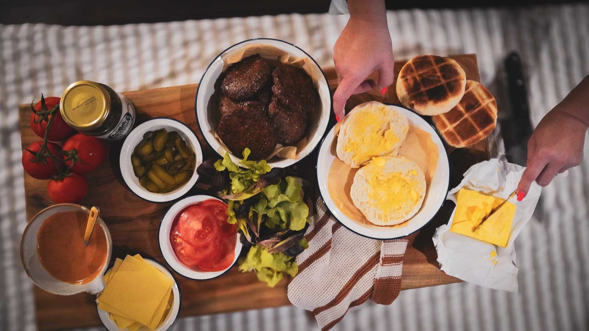 Roosterkoek Cheeseburgers: A South African Twist on the Classic Burger: step 10